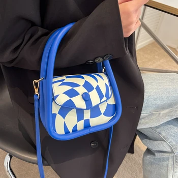 Маленькая квадратная сумка с контрастной строчкой фирменного цвета, новая женская сумка через плечо из искусственной кожи 2022 года, дизайнерская сумочка и кошелек с пряжкой